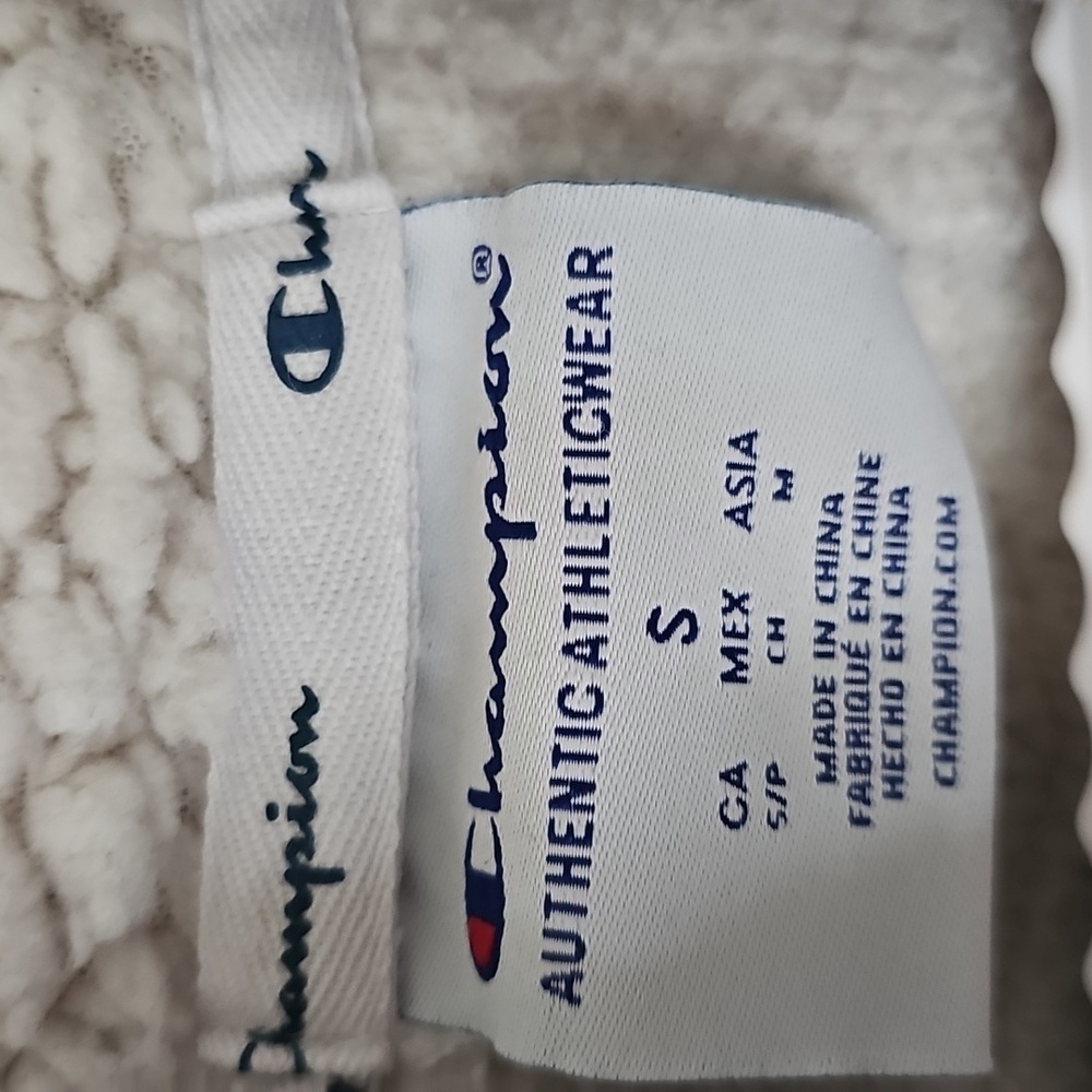 SOLD Champion Cream Sherpa Pullover - Picture 5 of 6